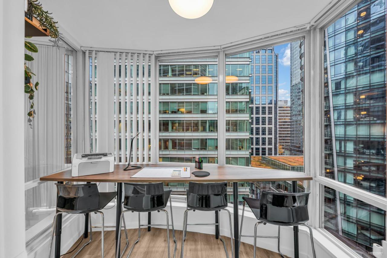 Apartamento 1-br In Downtown Coal Harbour With Parking And Views Vancouver